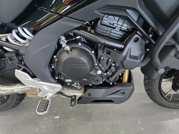 2025 CFMOTO MT Black