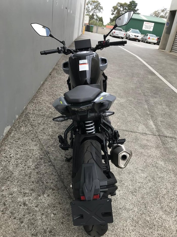 2025 CFMOTO 300NK
