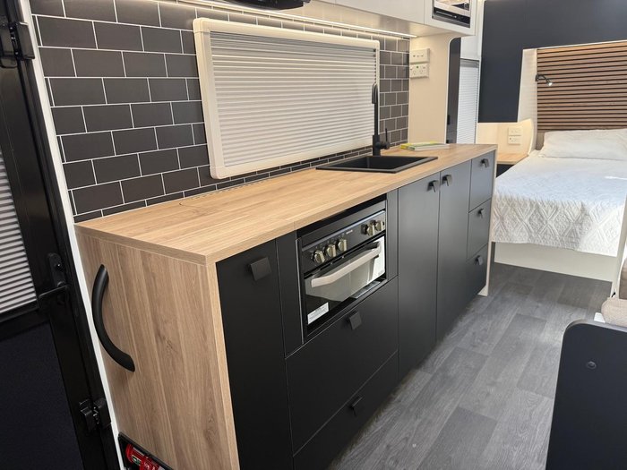 2025 New Age Caravans Manta Ray Mr19er My26