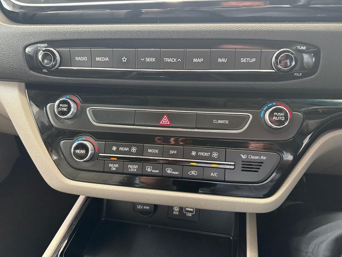 2018 Kia Carnival SLi