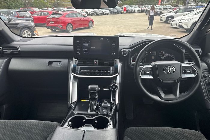 2024 Toyota Landcruiser GXL