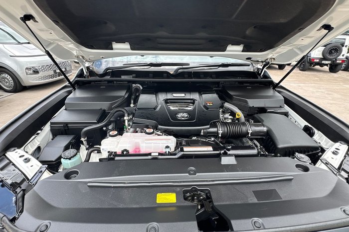 2024 Toyota Landcruiser GXL