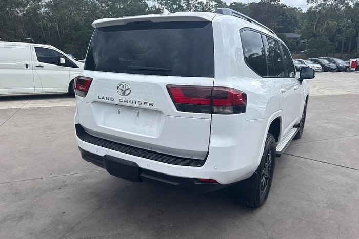 2024 Toyota Landcruiser GXL