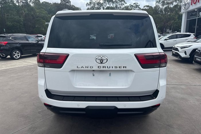 2024 Toyota Landcruiser GXL