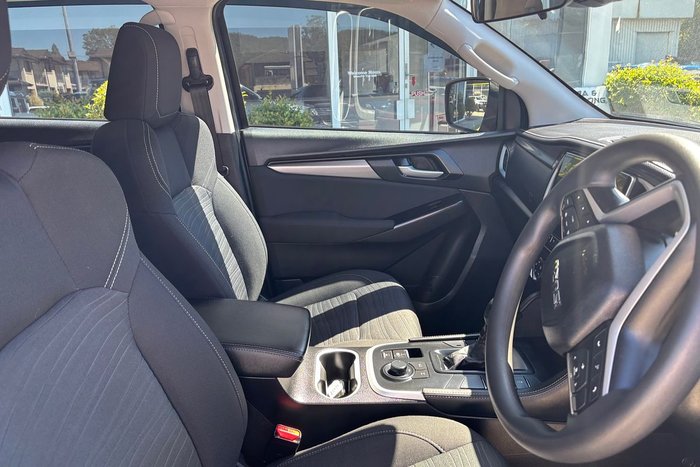 2023 Isuzu MU-X LS-M