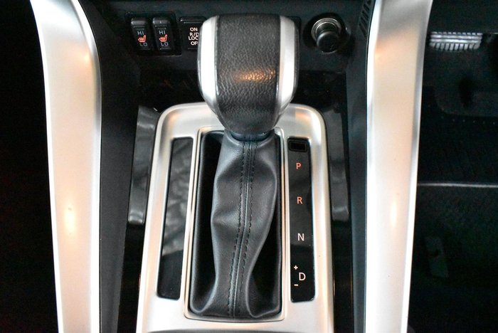 2016 Mitsubishi Pajero Sport Exceed