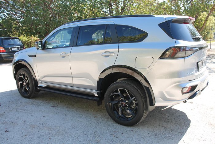 2025 Isuzu MU-X X-TERRAIN