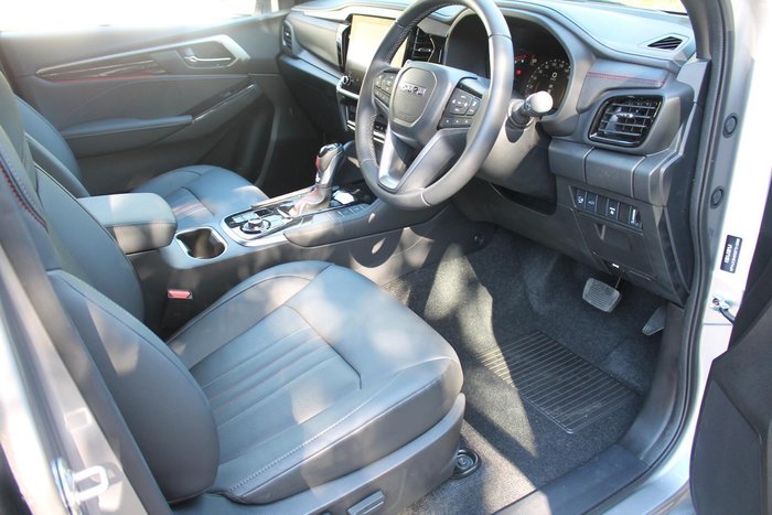 2025 Isuzu MU-X X-TERRAIN