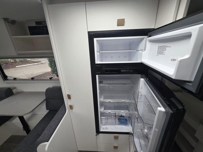 2025 New Age Caravans Manta Ray Mr19er Expedition