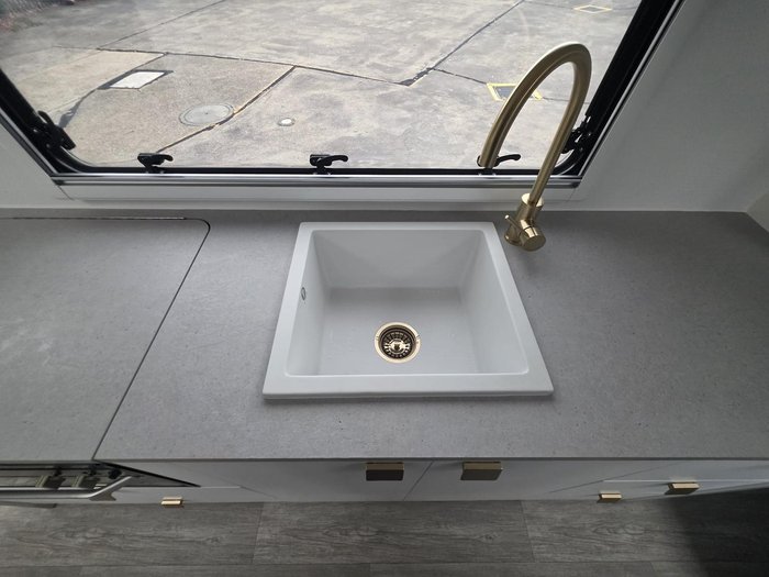 2025 New Age Caravans Manta Ray Mr19er Expedition