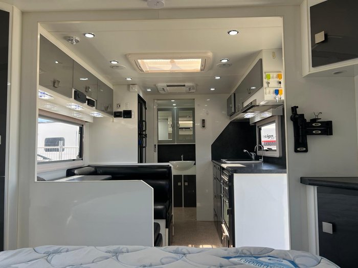 2014 Traveller Graceland 21'6''