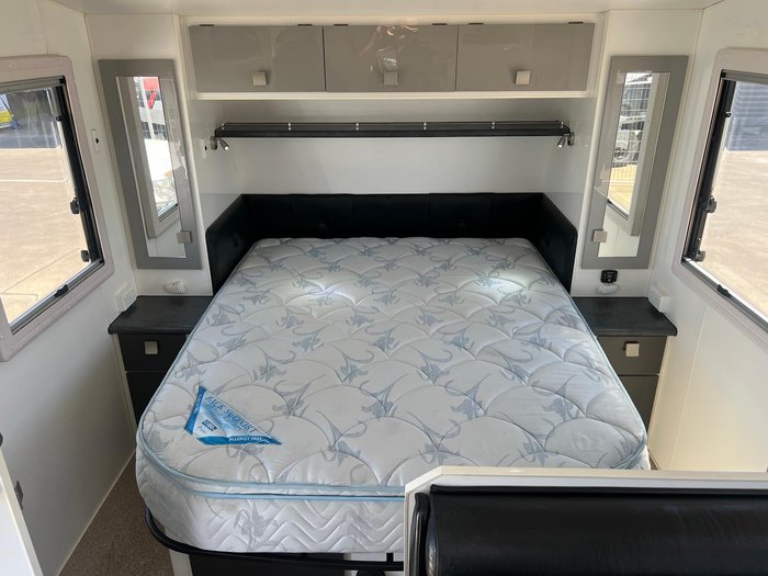 2014 Traveller Graceland 21'6''