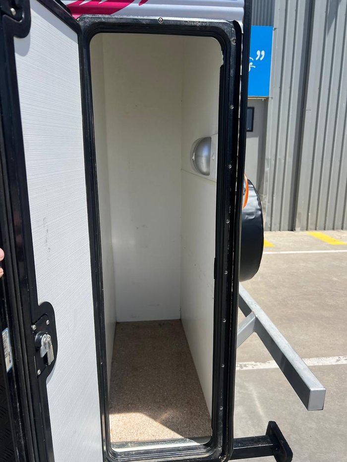 2014 Traveller Graceland 21'6''