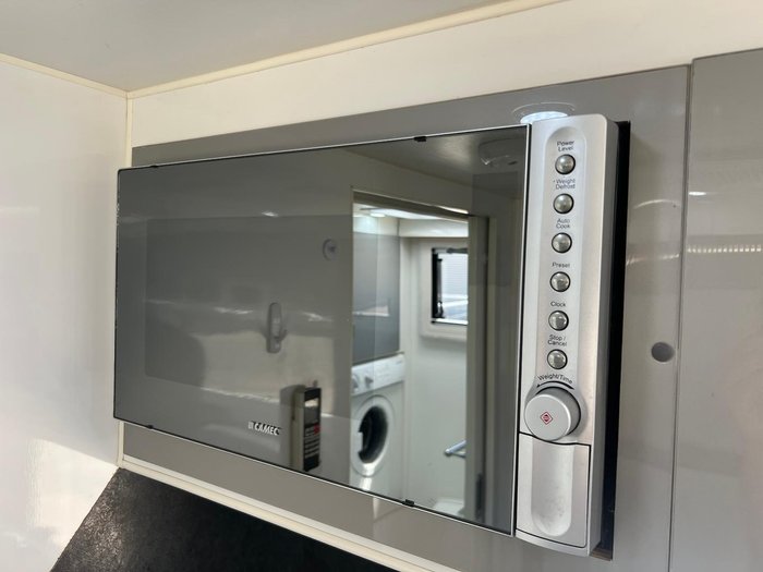 2014 Traveller Graceland 21'6''