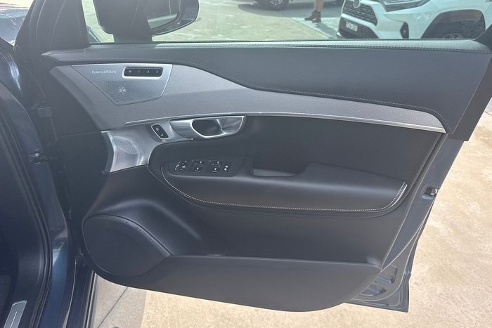 2023 Volvo XC90 Recharge Ultimate T8 Plug-In Hybrid