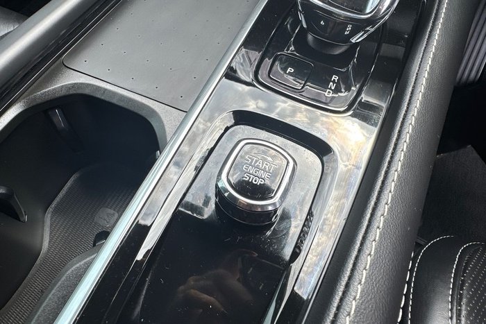 2023 Volvo XC90 Recharge Ultimate T8 Plug-In Hybrid