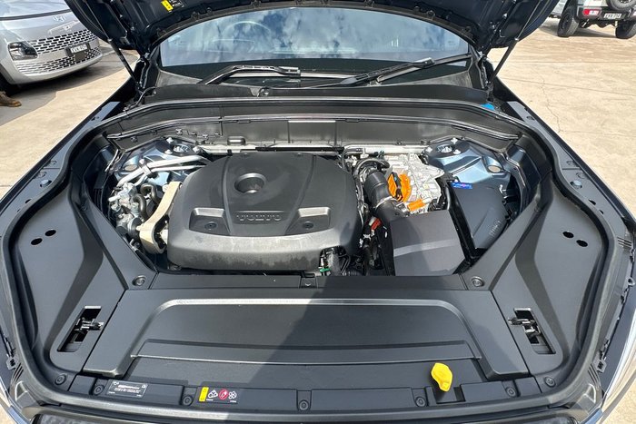 2023 Volvo XC90 Recharge Ultimate T8 Plug-In Hybrid