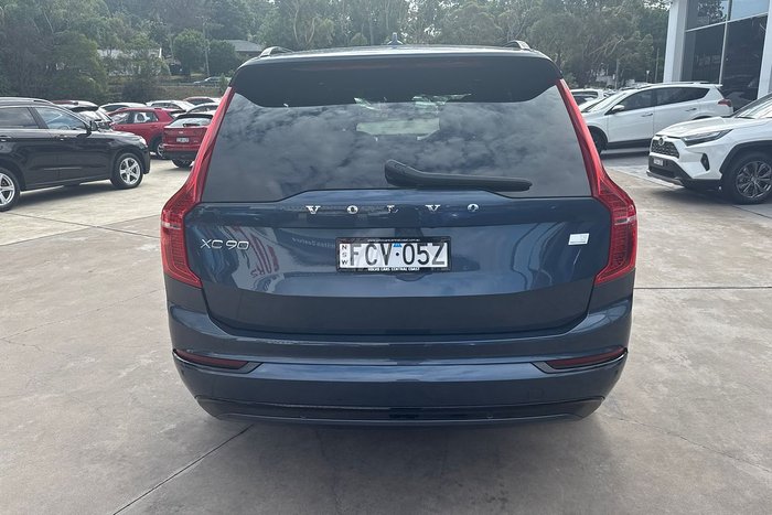 2023 Volvo XC90 Recharge Ultimate T8 Plug-In Hybrid