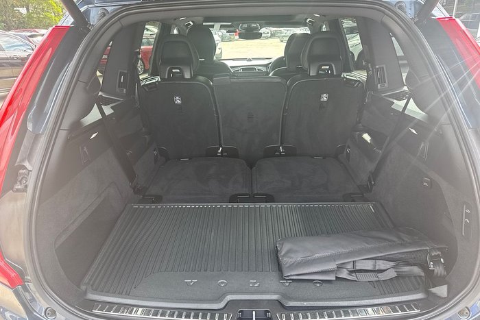 2023 Volvo XC90 Recharge Ultimate T8 Plug-In Hybrid