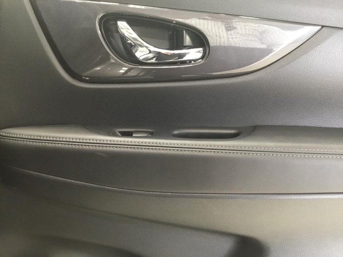 2022 Nissan X-TRAIL ST+