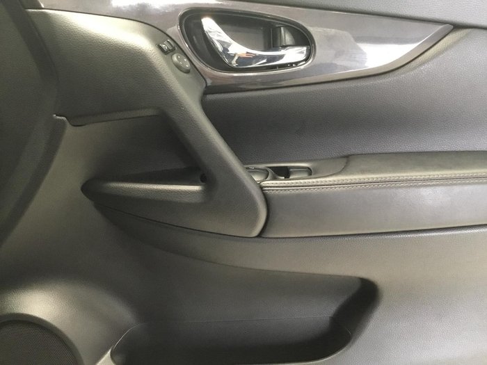 2022 Nissan X-TRAIL ST+