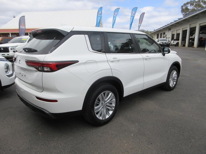 2025 Mitsubishi Outlander ES ZM MY24