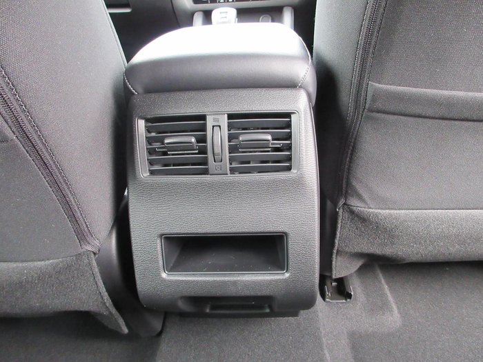 2025 Mitsubishi Outlander ES