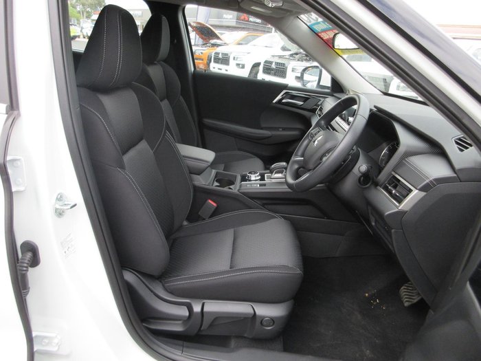 2025 Mitsubishi Outlander ES