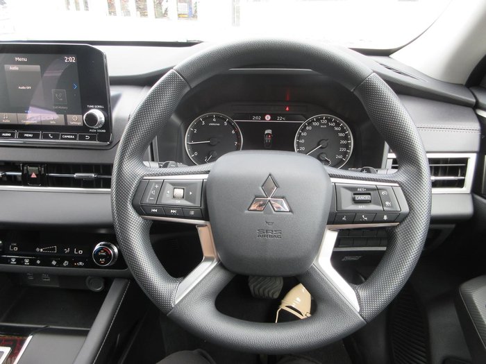2025 Mitsubishi Outlander ES