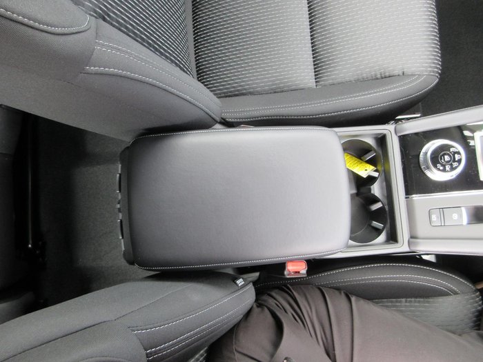 2025 Mitsubishi Outlander ES