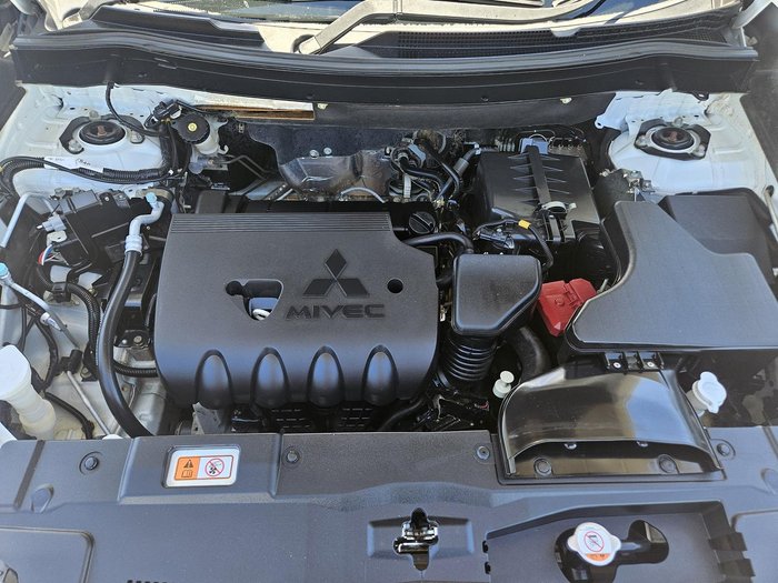 2018 Mitsubishi Outlander ES ADAS