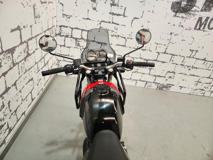 2022 Royal Enfield Himalayan E5 Base Himalayan Black