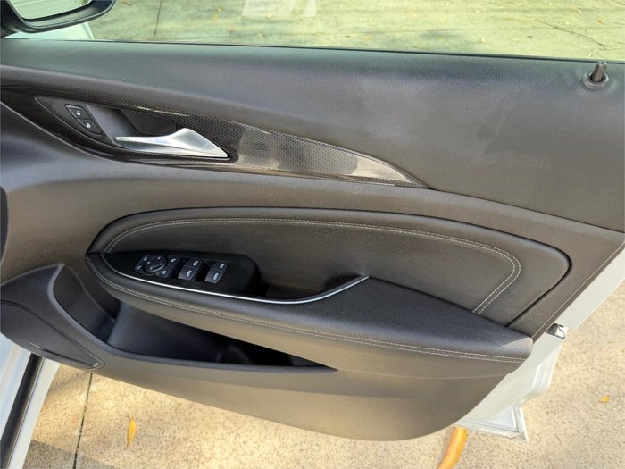 2018 HOLDEN COMMODORE RS