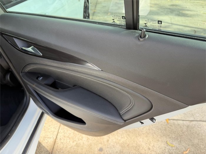 2018 HOLDEN COMMODORE RS