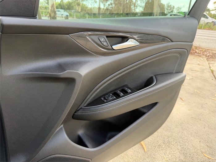 2018 HOLDEN COMMODORE RS