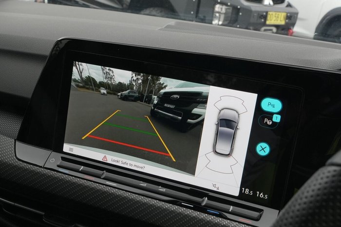 2023 Volkswagen Golf 110TSI R-Line