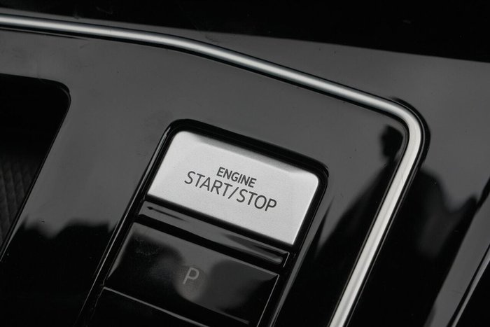 2023 Volkswagen Golf 110TSI R-Line