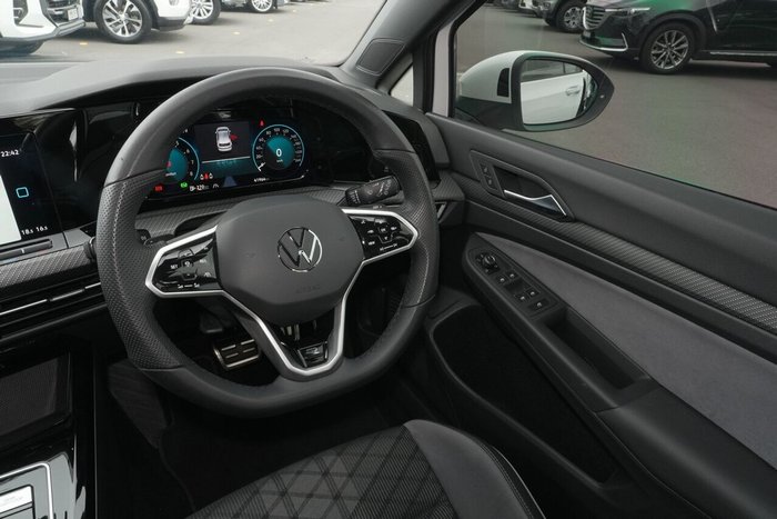 2023 Volkswagen Golf 110TSI R-Line