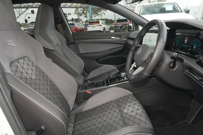 2023 Volkswagen Golf 110TSI R-Line