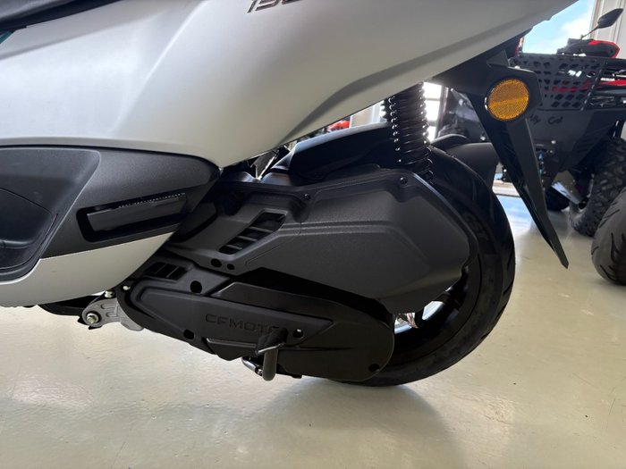 2025 CFMOTO 2025 CF Moto 150CC 150SC Scooter Space Silver