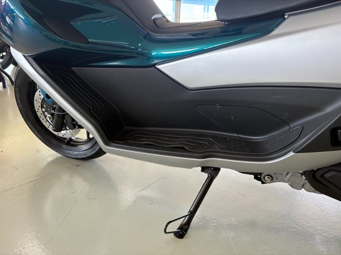 2025 CFMOTO 2025 CF Moto 150CC 150SC Scooter Space Silver