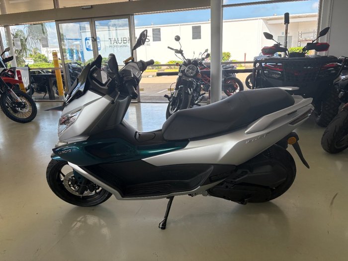 2025 CFMOTO 2025 CF Moto 150CC 150SC Scooter Space Silver