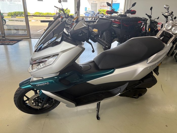 2025 CFMOTO 2025 CF Moto 150CC 150SC Scooter Space Silver