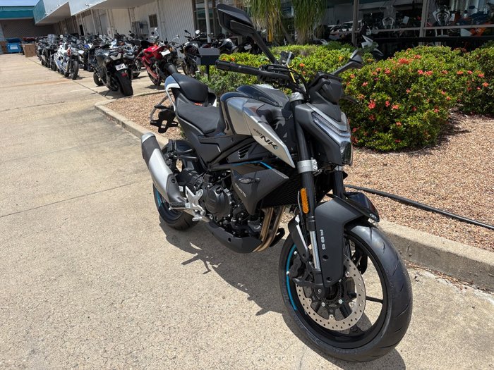 2025 CFMOTO 450 NK NEBULA BLACK