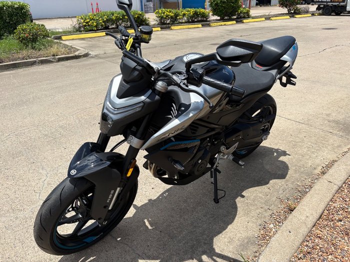 2025 CFMOTO 450 NK NEBULA BLACK