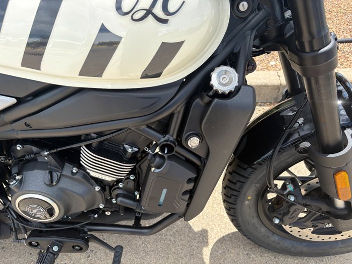 2026 CFMOTO 450 CL-C BOBBER White