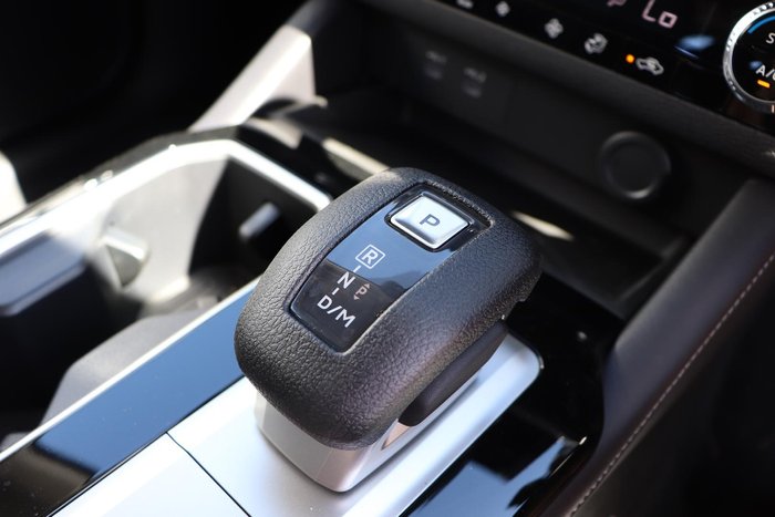 2025 Mitsubishi Outlander ES