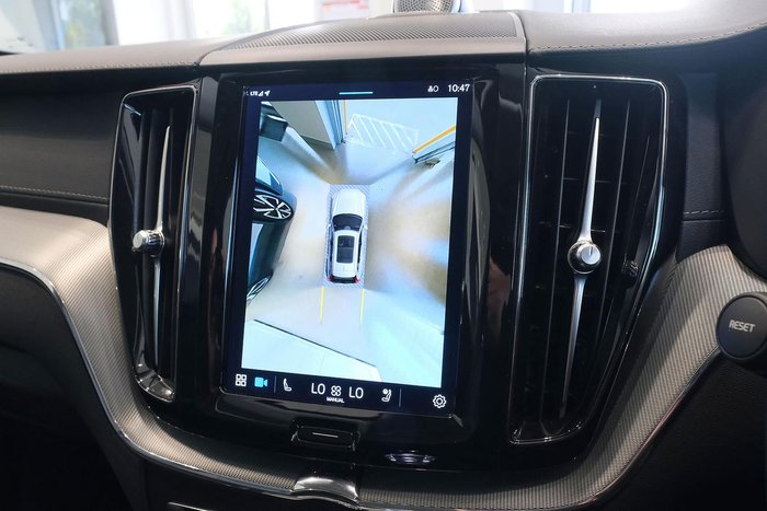 2023 Volvo XC60 Recharge Ultimate T8 Plug-In Hybrid