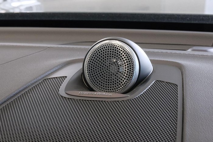 2023 Volvo XC60 Recharge Ultimate T8 Plug-In Hybrid