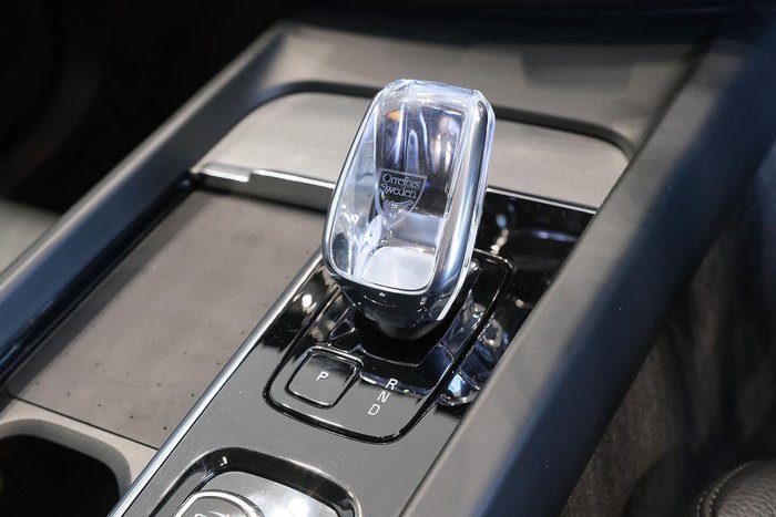 2023 Volvo XC60 Recharge Ultimate T8 Plug-In Hybrid